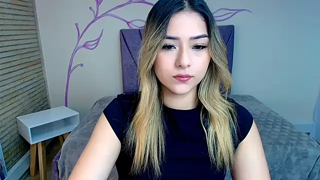 DahliaMoore online show from 12.13.24