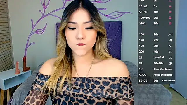 DahliaMoore online show from 12.22.24