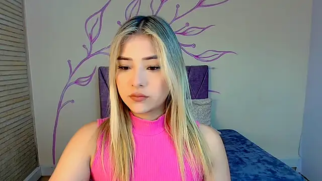 DahliaMoore online show from 01.05.25