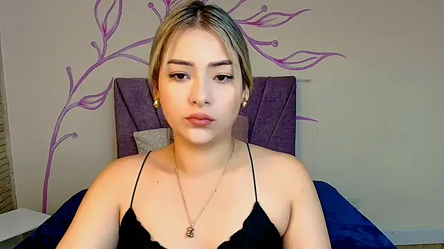 DahliaMoore online show from 01.15.25