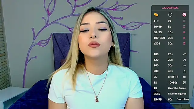 DahliaMoore online show from 01.20.25