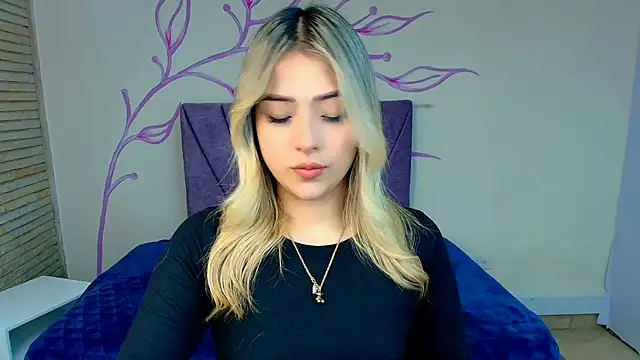 DahliaMoore online show from 01.23.25