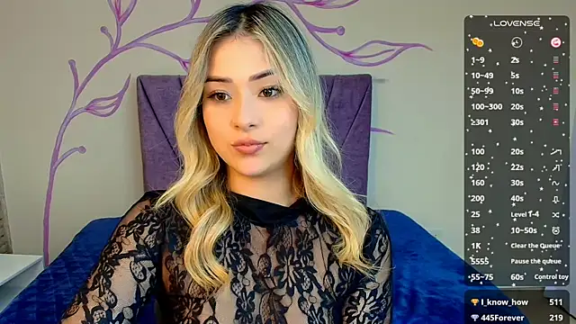 DahliaMoore online show from 01.25.25