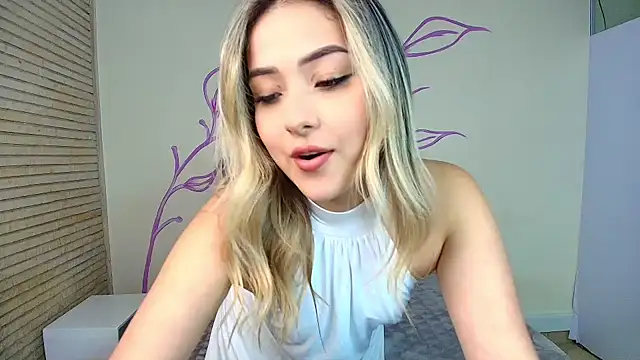 DahliaMoore online show from 02.13.25