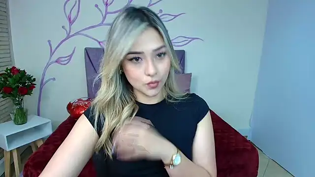 DahliaMoore online show from 02.18.25