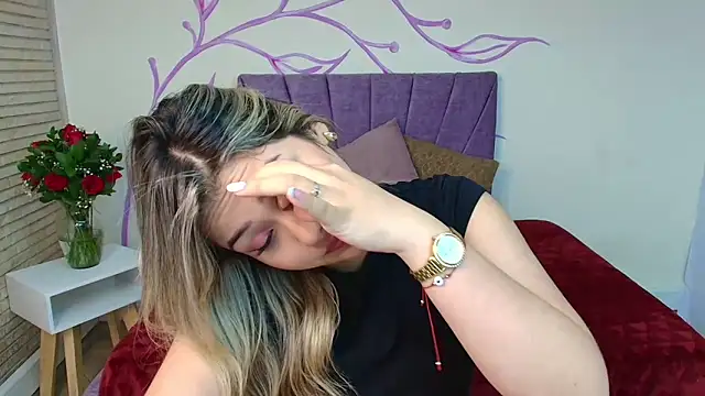 DahliaMoore online show from 02.18.25