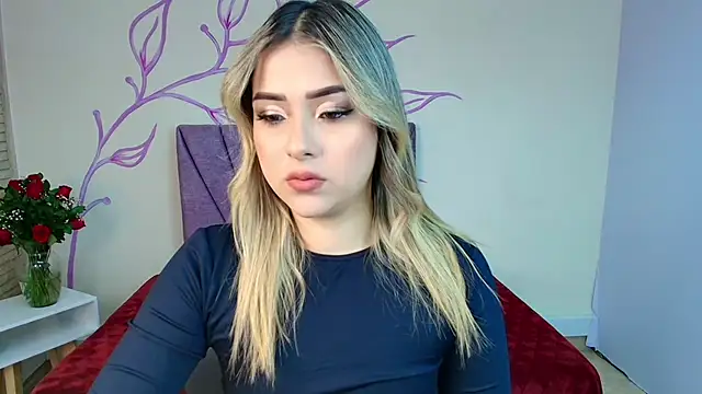 DahliaMoore online show from 02.20.25