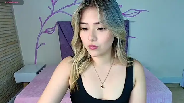 DahliaMoore online show from 02.27.25