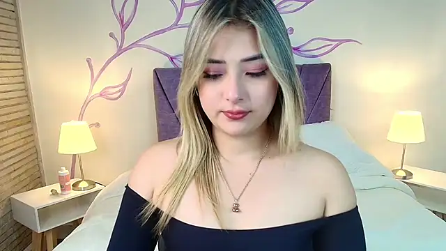 DahliaMoore online show from 03.07.25