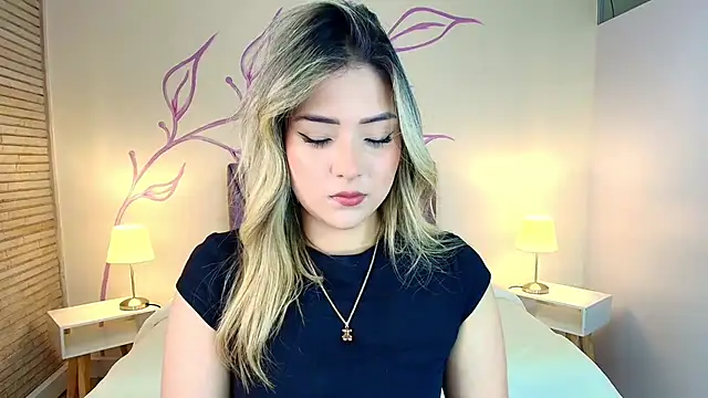 DahliaMoore online show from 03.22.25