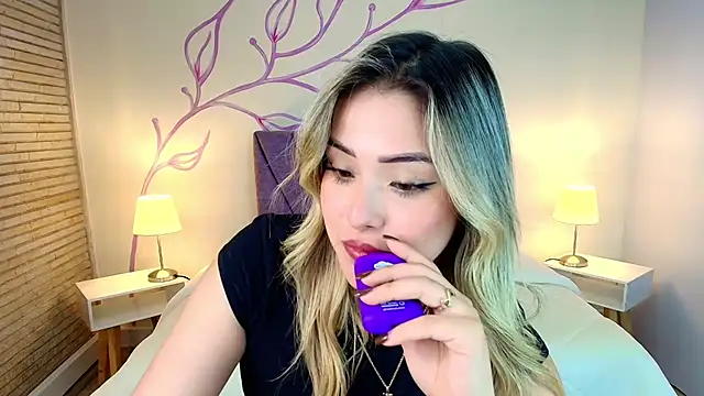 DahliaMoore online show from 03.23.25