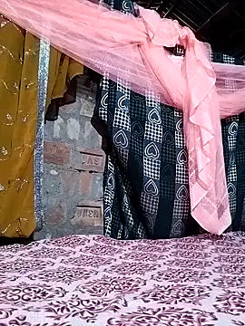 Snapshot of Satheroy chatting on 02.28.25 Satheroy online show from 02.28.25