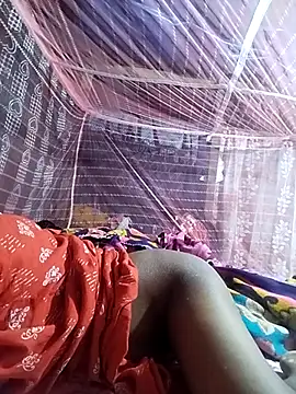 Snapshot of Satheroy chatting on 02.28.25 Satheroy online show from 02.28.25