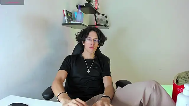 manu vera online show from 10.18.25