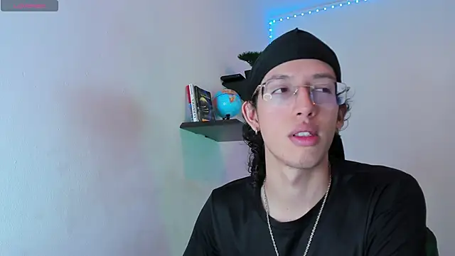 manu vera online show from 10.25.25