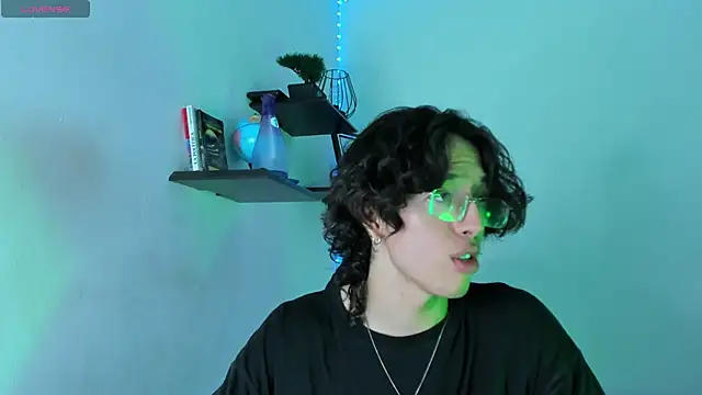 manu vera online show from 10.28.25