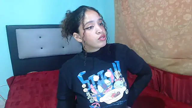 Snapshot of kalipso_n-jones chatting on 12.17.24 kalipso n-jones online show from 12.17.24
