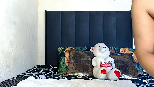 quenliyasa online show from 04.02.26