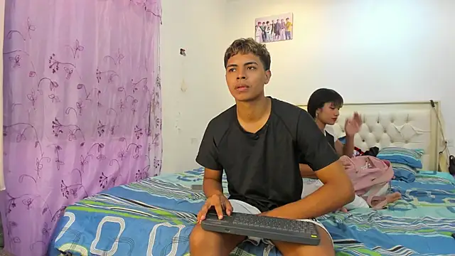 dafnezahiraa  online show from 03.19.25