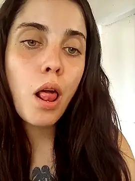 lucylovles online show from 01.28.25