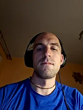 Snapshot of Kulokas chatting on 09.13.25 Kulokas online show from 09.13.25