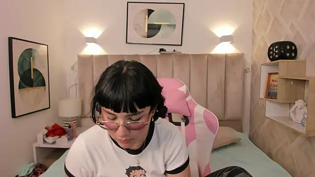 Haru Bonny online show from 02.04.26