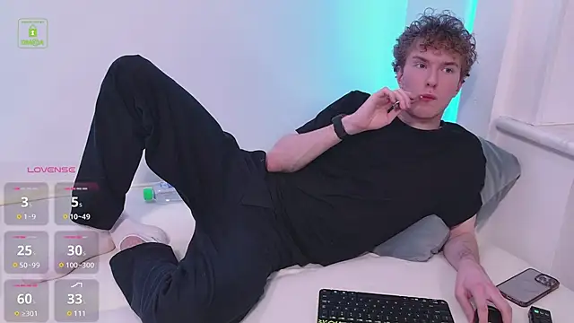 Snapshot of Tony_Talorr chatting on 02.02.25 Tony Talorr online show from 02.02.25