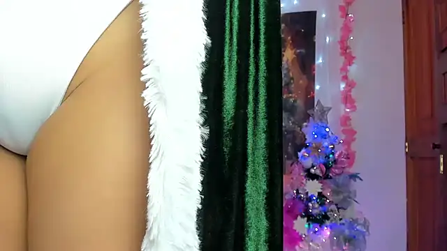 Alaia Love77 online show from 12.25.24