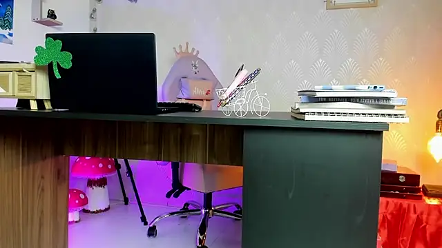 Alaia Love77 online show from 03.31.26