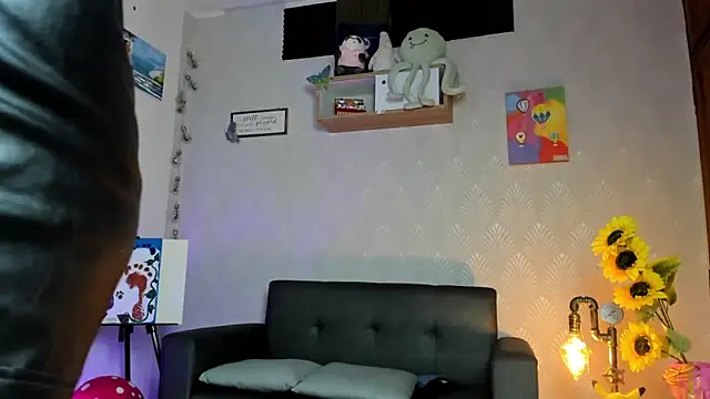 Alaia Love77 online show from 04.14.26