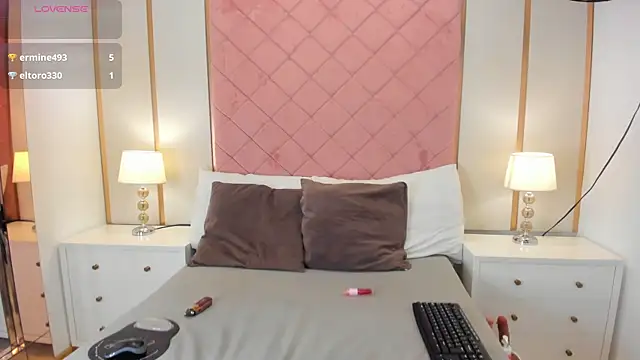 Issabella Roa online show from 04.18.26