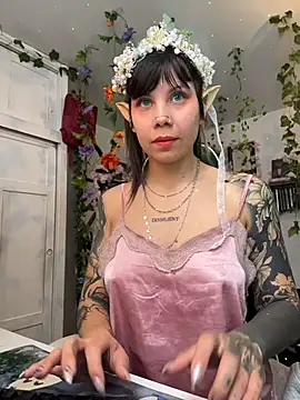 EemaHaruki online show from 10.31.25