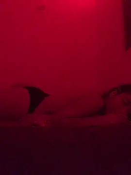 Snapshot of Marielasanchez chatting on 02.25.25 Marielasanchez online show from 02.25.25