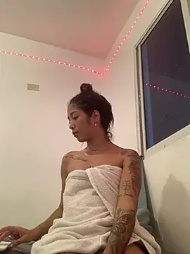 Snapshot of Marielasanchez chatting on 02.27.25 Marielasanchez online show from 02.27.25