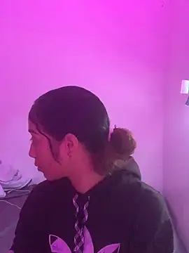 Snapshot of Marielasanchez chatting on 02.28.25 Marielasanchez online show from 02.28.25