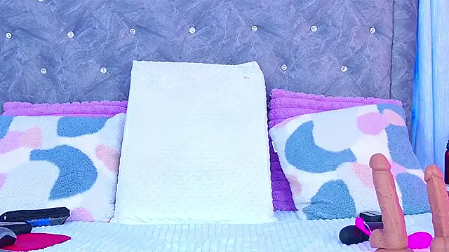 AlliciaKim online show from 01.06.25