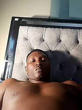 Snapshot of Elchicomiel chatting on 01.04.25 Elchicomiel online show from 01.04.25