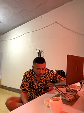 Snapshot of ShaoZian_1 chatting on 10.08.25 ShaoZian 1 online show from 10.08.25