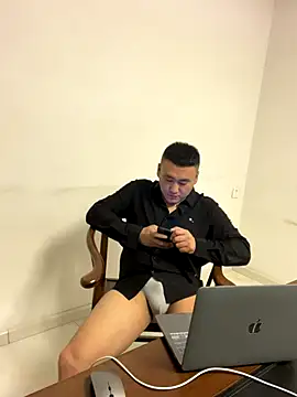 Snapshot of ShaoZian_1 chatting on 10.17.25 ShaoZian 1 online show from 10.17.25