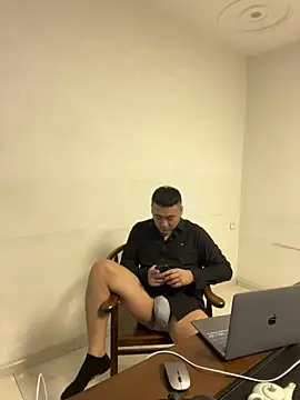 Snapshot of ShaoZian_1 chatting on 10.20.25 ShaoZian 1 online show from 10.20.25