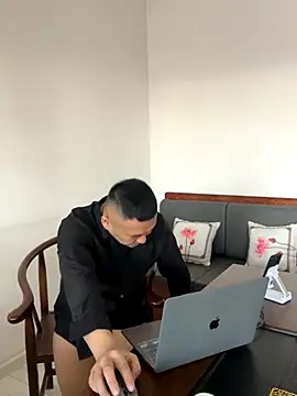 Snapshot of ShaoZian_1 chatting on 10.22.25 ShaoZian 1 online show from 10.22.25