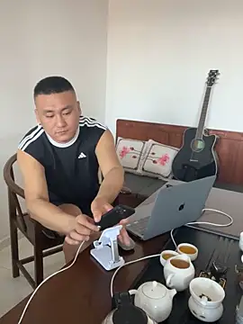 Snapshot of ShaoZian_1 chatting on 11.03.25 ShaoZian 1 online show from 11.03.25