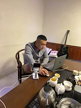 Snapshot of ShaoZian_1 chatting on 11.07.25 ShaoZian 1 online show from 11.07.25