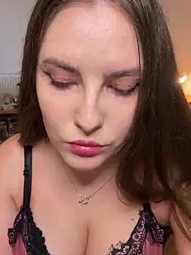 Alicia Eves online show from 10.08.25