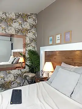 EmaBakker online show from 11.05.25