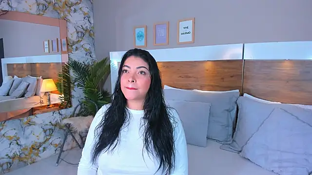 Snapshot of EmaBakker chatting on 02.25.26 EmaBakker online show from 02.25.26