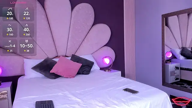 JulietaCheerr online show from 02.18.25