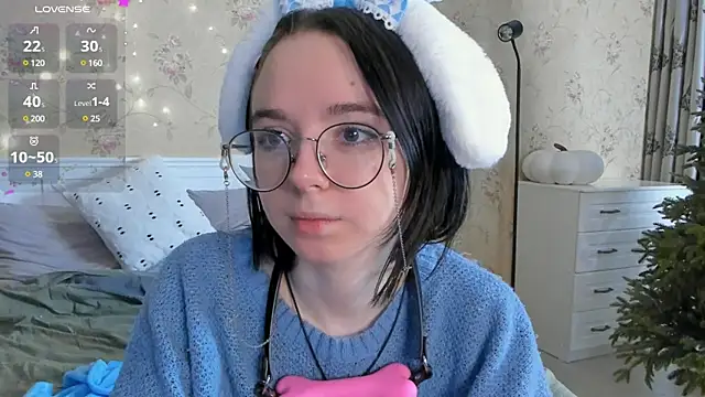 Nora Failure online show from 01.10.25