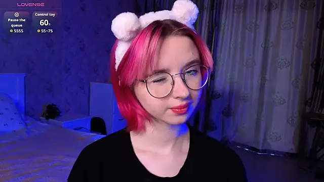 Nora Failure online show from 09.21.25