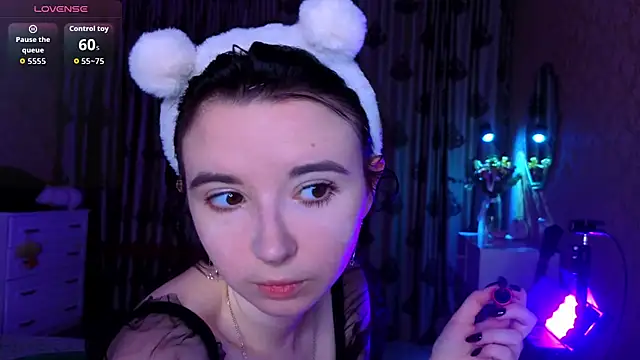 Nora Failure online show from 11.07.25